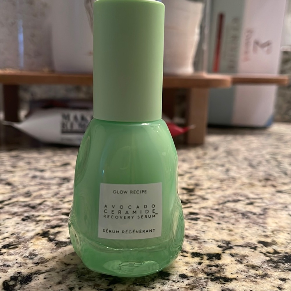 Glow Recipe Avocado Ceramide recovery serum